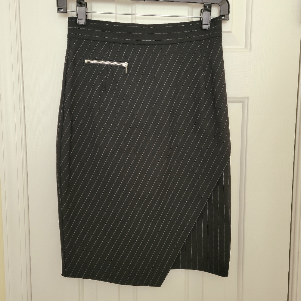 H&M Pinstripe Navy Blue/White Pencil Skirt sz 4/XS-S Knee Length Mini Faux Wrap